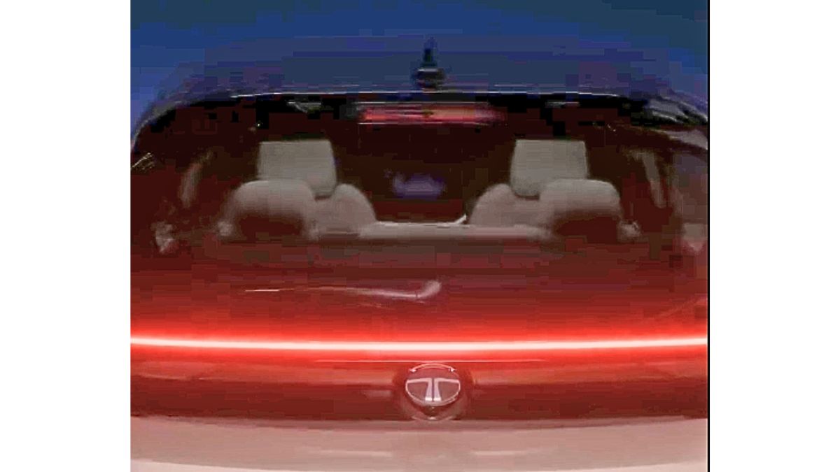 2025 Tata Altroz Facelift 